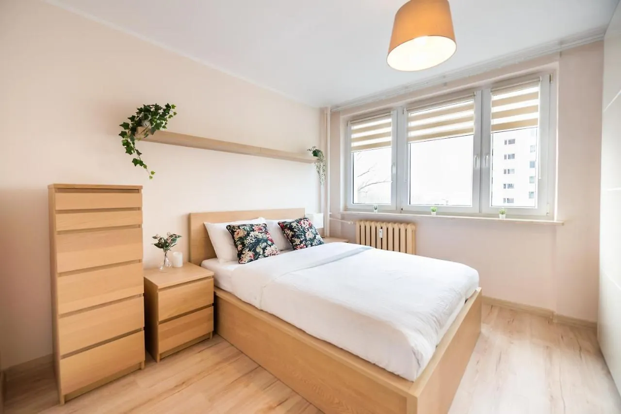 ורשה Green Space Apartment 0*,  פולין